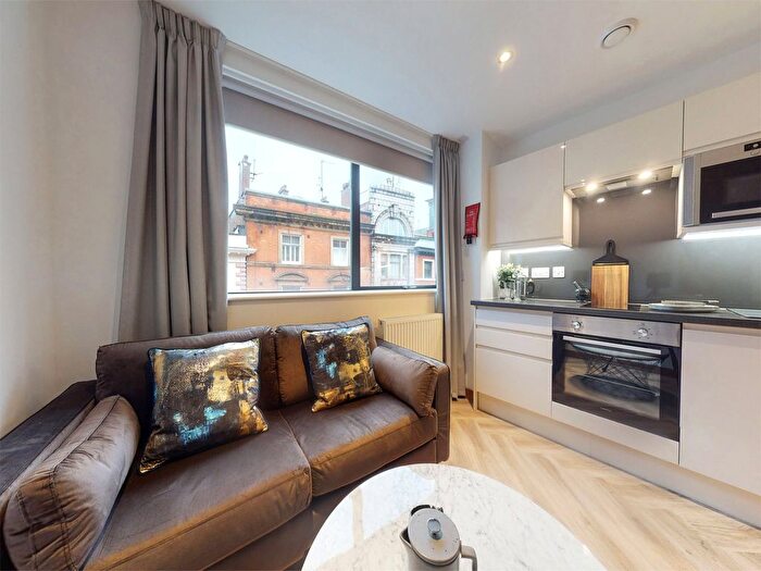 Studio To Rent In Apt, Live Oasis Deansgate #, M2