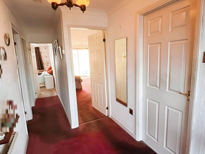 2 Bedroom Semi-Detached Bungalow For Sale In Radiant Road, Leicester, LE5