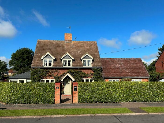 4 Bedroom Semi-Detached House For Sale In Thornhill, Thornborough, Buckingham, MK18