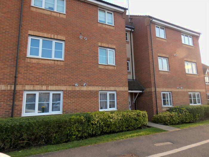2 Bedroom Flat To Rent In Gorseway, Hatfield, AL10
