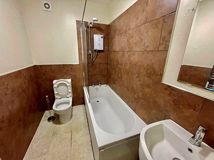 6 Bedroom House To Rent In Harrison Place, Newcastle Upon Tyne, NE2