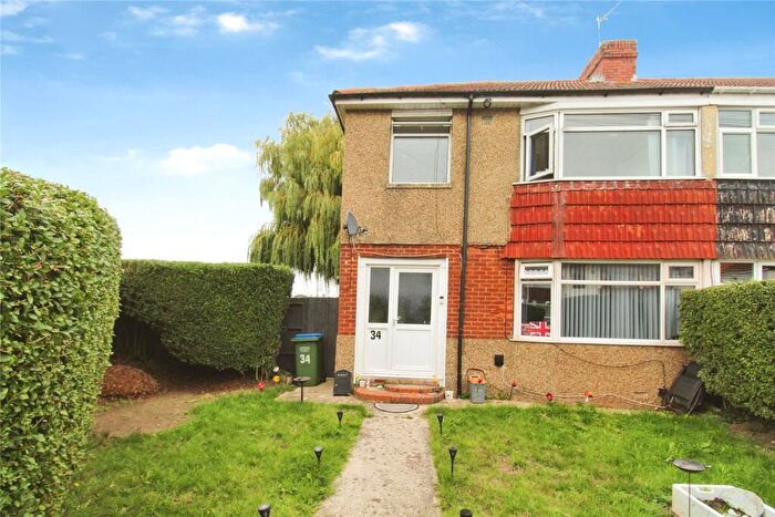 3 Bedroom End Of Terrace House For Sale In Longfield Avenue, Fareham, PO14