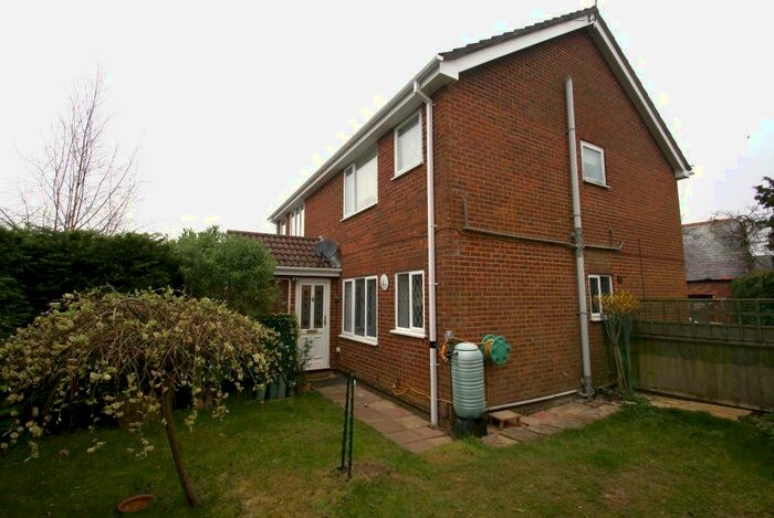 1 Bedroom Flat To Rent In Eleanor Court, Ludgershall, SP11
