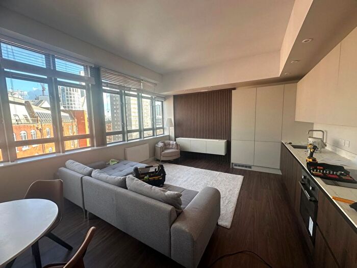 2 Bedroom Flat To Rent In City Road, Old Street, London, EC1V