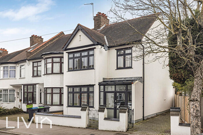 3 Bedroom End Of Terrace House For Sale In Craven Road, Croydon, CR0