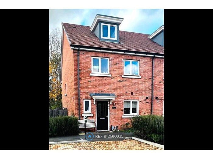 4 Bedroom Semi Detached House To Rent In Montagu Crescent, Redhill, RH1