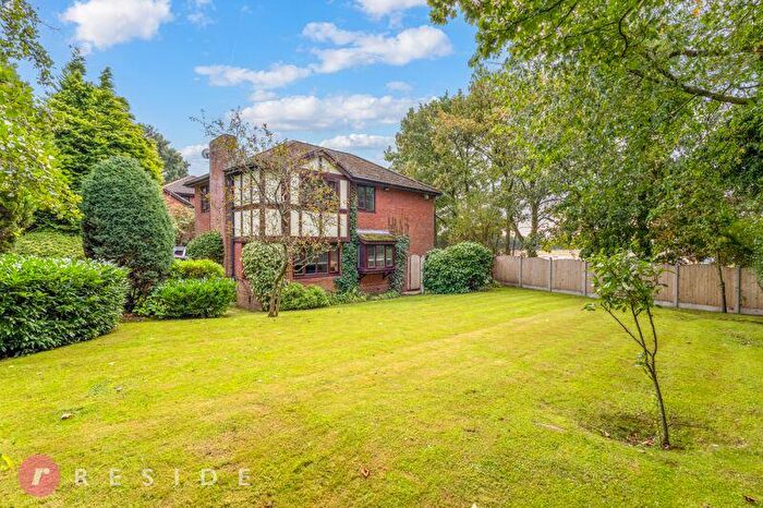 4 Bedroom Detached House For Sale In Sautridge Close, Slattocks, Middleton, M24