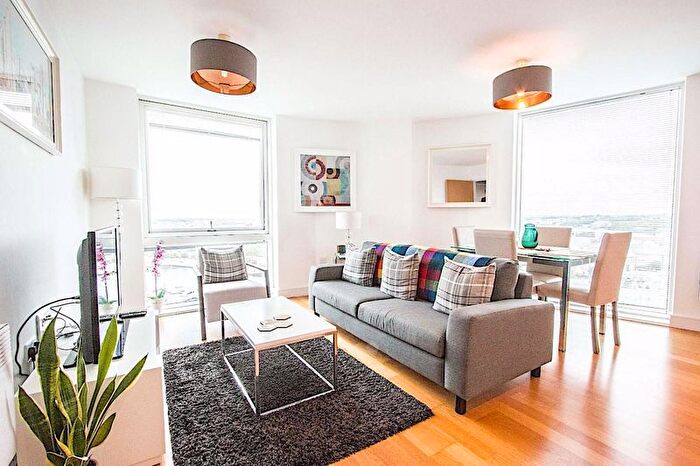 2 Bedroom Flat To Rent In Dock Head Road, Chatham, ME4