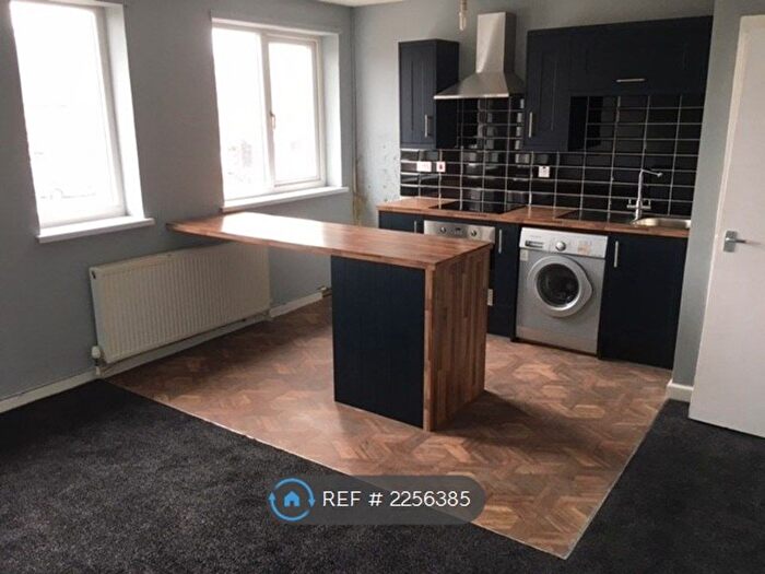 1 Bedroom Flat To Rent In Wythenshawe, Manchester, M22