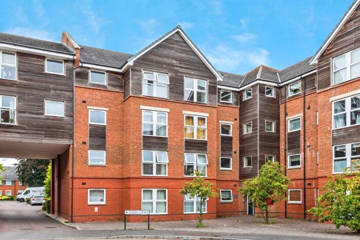 2 Bedroom Flat For Sale In Chain Court, Swindon, SN1