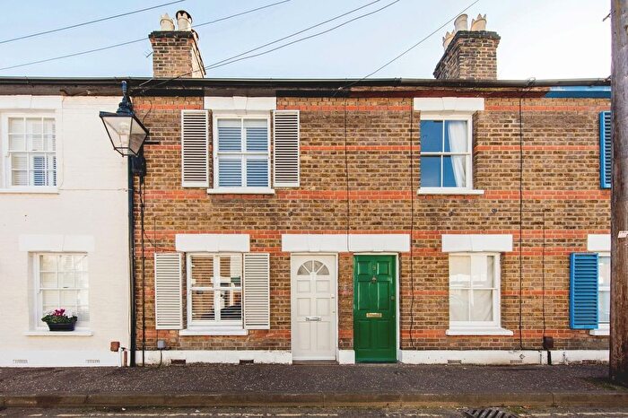 2 Bedroom Terraced House For Sale In Connaught Road, Richmond, TW10