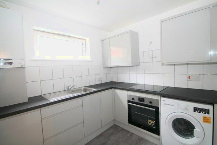 1 Bedroom Flat To Rent In Elgin Court, South Croydon, CR2