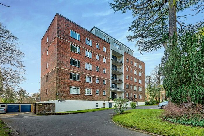 3 Bedroom Apartment To Rent In Linkfield Lane, Redhill, RH1