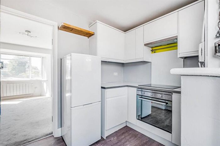 Flat To Rent In St. Leonards Court, East Sheen, London, SW14