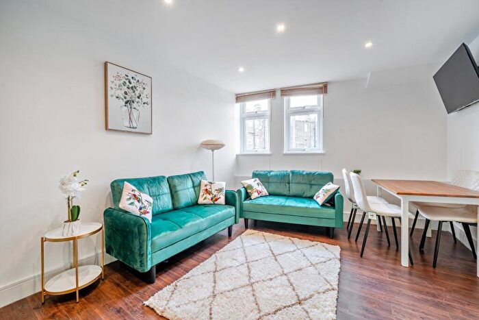 2 Bedroom Apartment To Rent In Coleridge Road London, N8