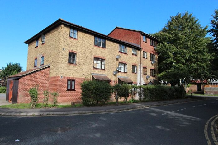 1 Bedroom Flat To Rent In Conway Gardens, Conway Gardens, Grays, RM17