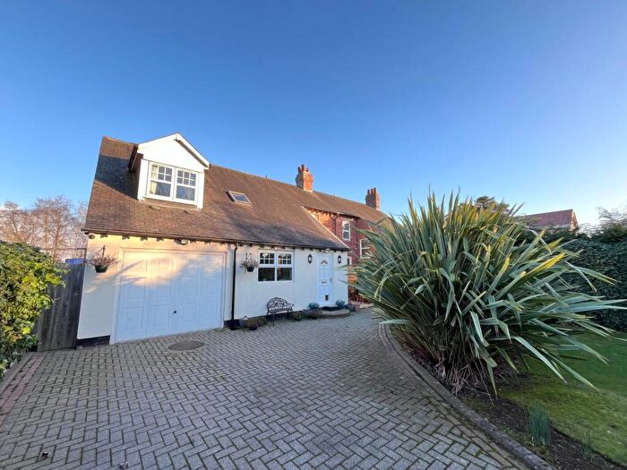 3 Bedroom Semi-Detached House For Sale In Kielder Avenue, Cramlington, Northumberland, NE23