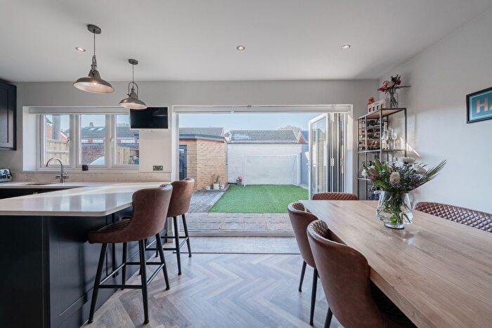 3 Bedroom Detached House For Sale In Vale Road, Dartford, Kent, DA1