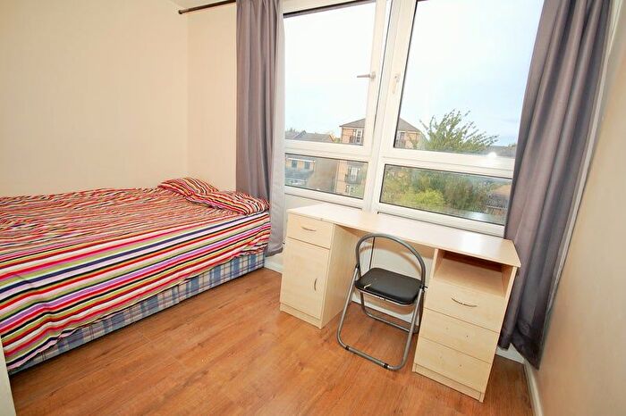 5 Bedroom Flat To Rent In Kiln Place, London, NW5