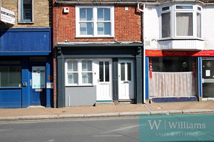 1 Bedroom Semi-Detached House To Rent In Lower St James Street, Newport, PO30