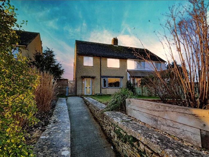 3 Bedroom Semi-Detached House For Sale In Giernalls Road, Hailey, Witney, Oxfordshire, OX29