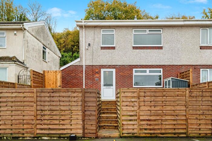 3 Bedroom Semi-Detached House For Sale In Login Road, Waunarlwydd, Swansea, SA5