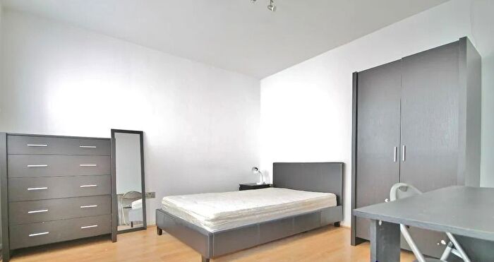 6 Bedroom Maisonette To Rent In Criterion Mews, London, N19