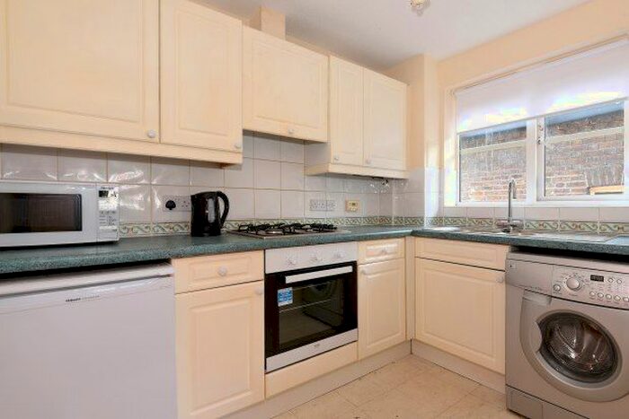 1 Bedroom Flat To Rent In Grove Hill, London, E18