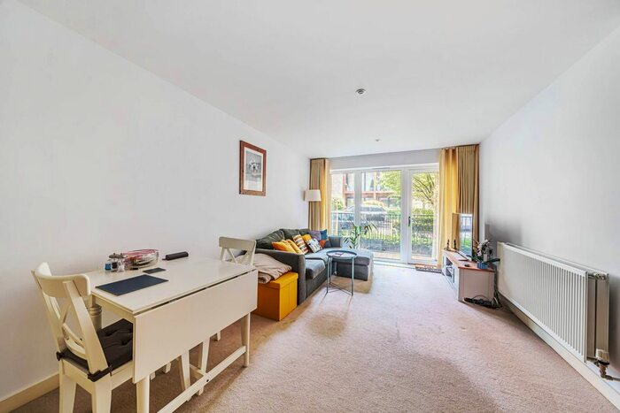 2 Bedroom Flat To Rent In Howard Road, Stanmore, HA7