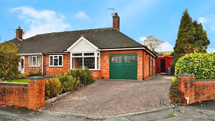 3 Bedroom Bungalow For Sale In Melrose Avenue, Newcastle, Staffordshire, ST5