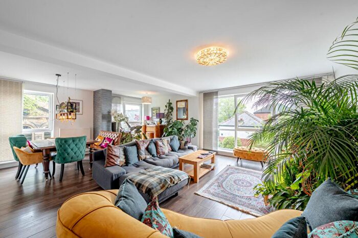 2 Bedroom Flat For Sale In Beverley Court, Shadwell Lane, Moortown, Leeds, LS17