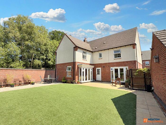 5 Bedroom Detached House For Sale In Primrose Drive, Coalville, LE67