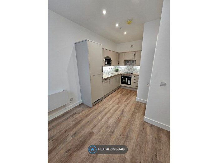 2 Bedroom Maisonette To Rent In Arcot Street, Penarth, CF64