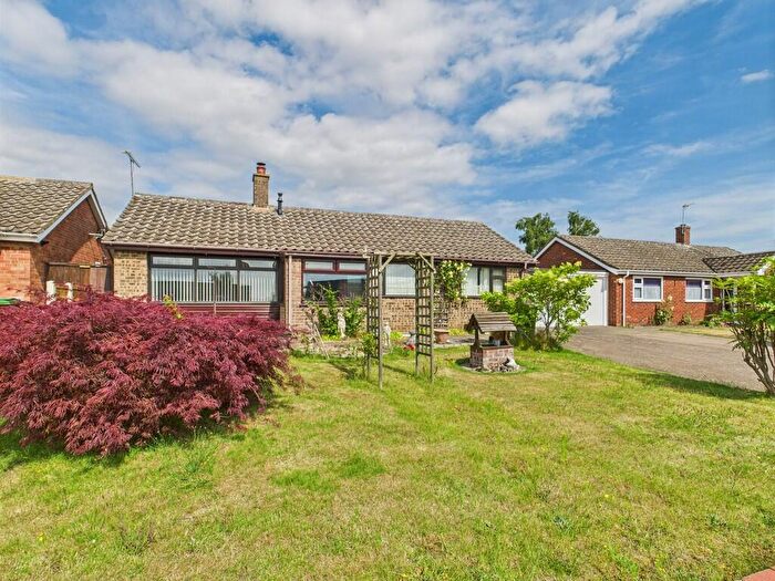 3 Bedroom Detached Bungalow For Sale In Hillcrest, Chedgrave, NR14