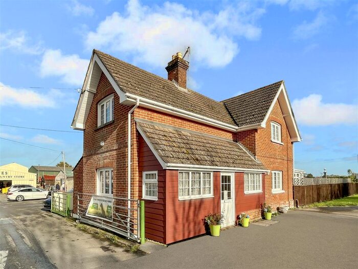 3 Bedroom Detached House To Rent In Dorchester Road, Sturminster Marshall, Wimborne, BH21