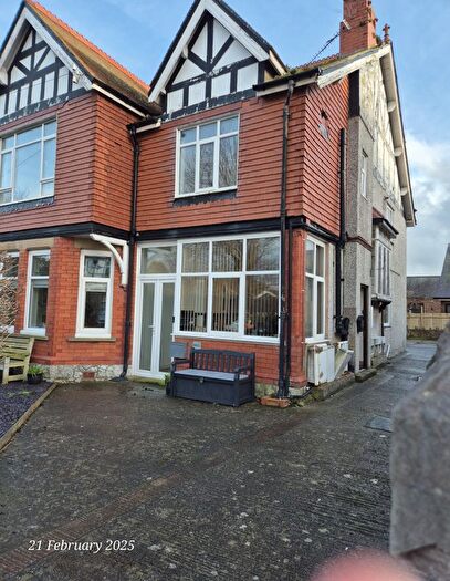 2 Bedroom Flat To Rent In Rhos Road, Rhos On Sea, LL28