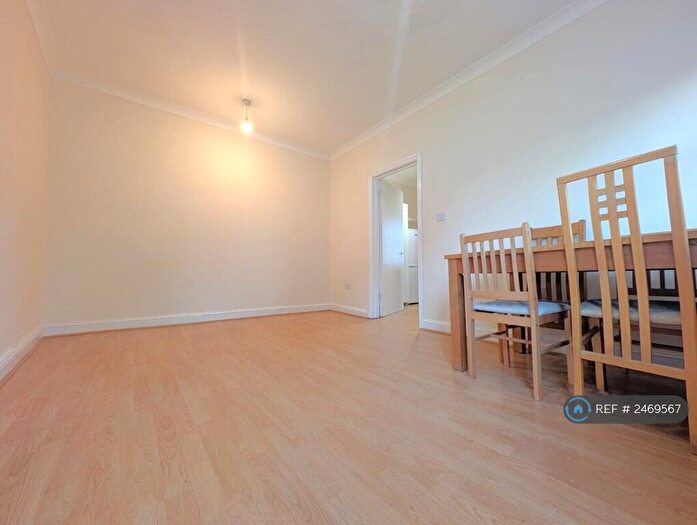 1 Bedroom Flat To Rent In High Road, London, E18