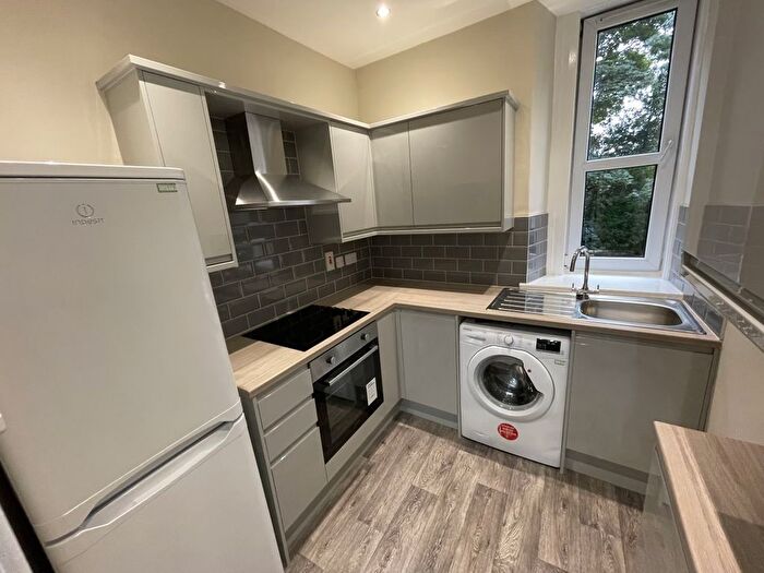 3 Bedroom Flat To Rent In Bellefield Avenue, Dundee, DD1