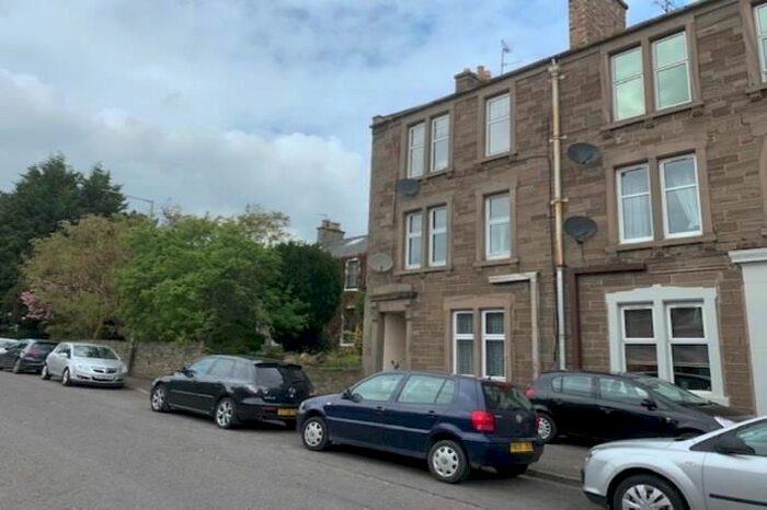 2 Bedroom Flat To Rent In Main Street, Invergowrie, Dundee, DD2
