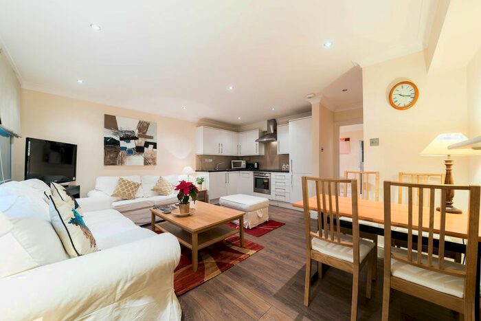 1 Bedroom Flat To Rent In York Street, Marylebone, London, W1U