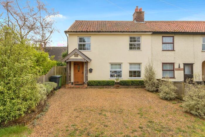 3 Bedroom End Of Terrace House For Sale In North Acre, Caston, Attleborough, NR17