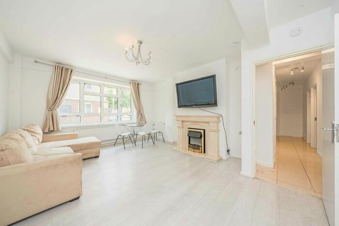 3 Bedroom Flat To Rent In Sidmouth Street, London, WC1H