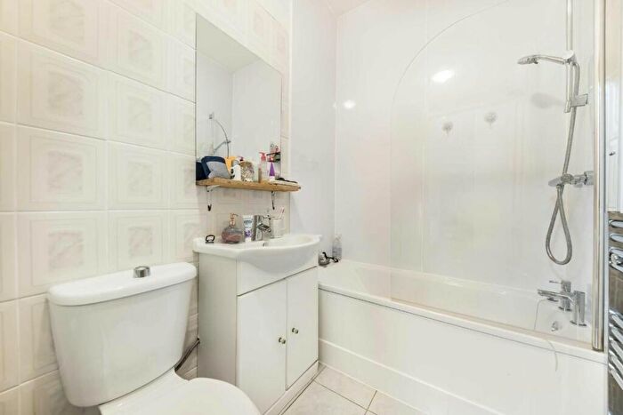 1 Bedroom Flat To Rent In Tyrrell Road, East Dulwich, SE22