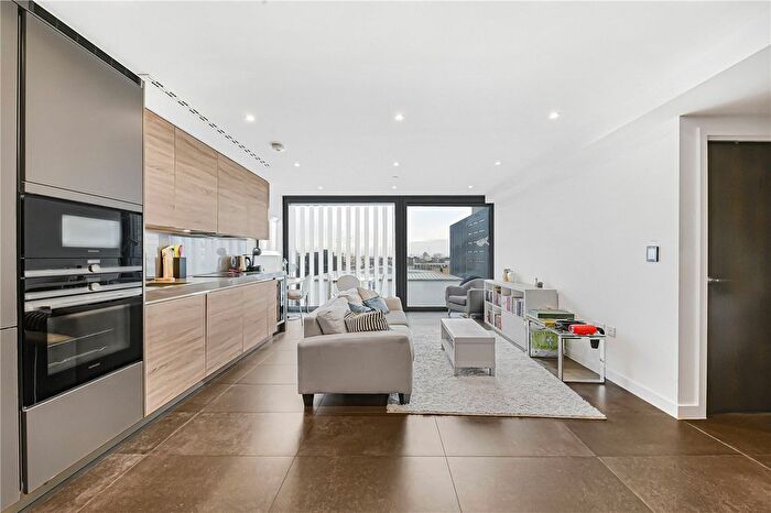 1 Bedroom Flat For Sale In Chronicle Tower, London, EC1V