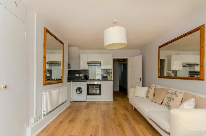 1 Bedroom Flat To Rent In Farnham Road, Guildford, GU2