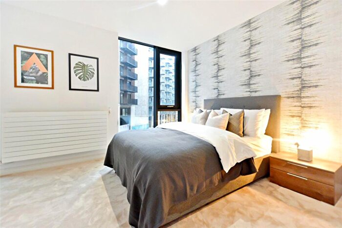 3 Bedroom Apartment To Rent In Starboard Way, London, E16