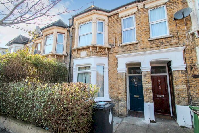 1 Bedroom Ground Flat To Rent In Claude Road, London, Greater London, E10