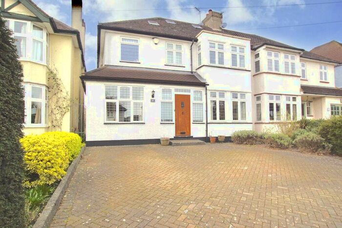 4 Bedroom House To Rent In Gurney Court Road, St. Albans, AL1