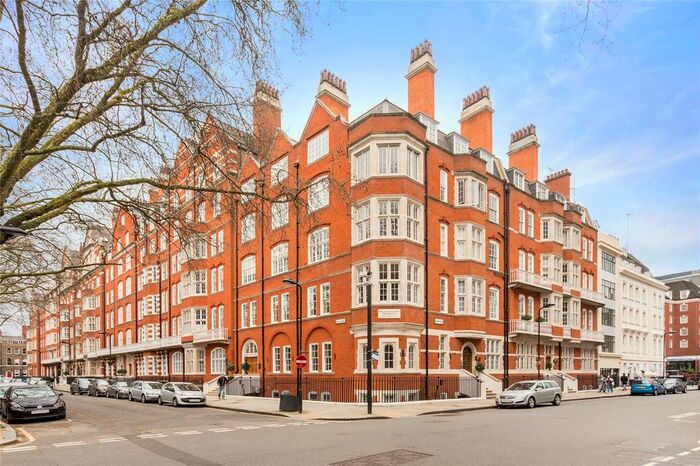 3 Bedroom Flat To Rent In Bedford Court Mansions, Bedford Avenue, Bloomsbury, London WC1B