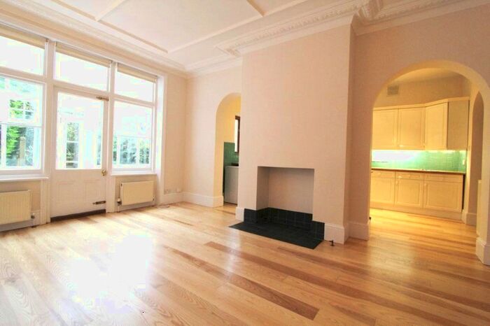 5 Bedroom Semi-Detached House To Rent In Hale Gardens, Acton, London, W3